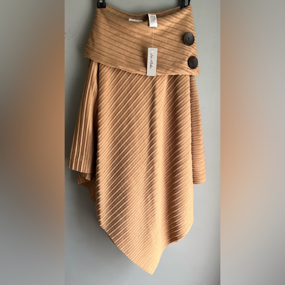 NWT🏷️ Brown Moda Camel Ribbed Women's Poncho